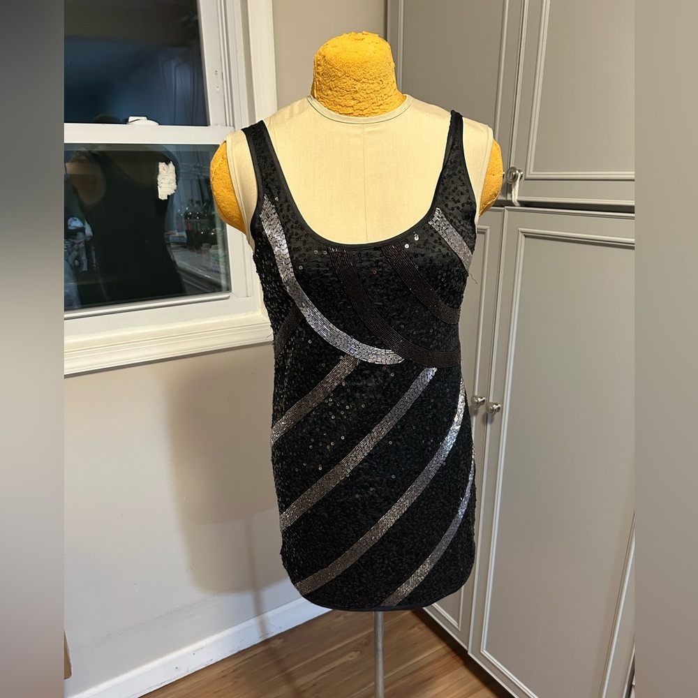 Guess Black and Silver Sequin Mini Dress NWT Sleeveless Scoop Neck Size 7